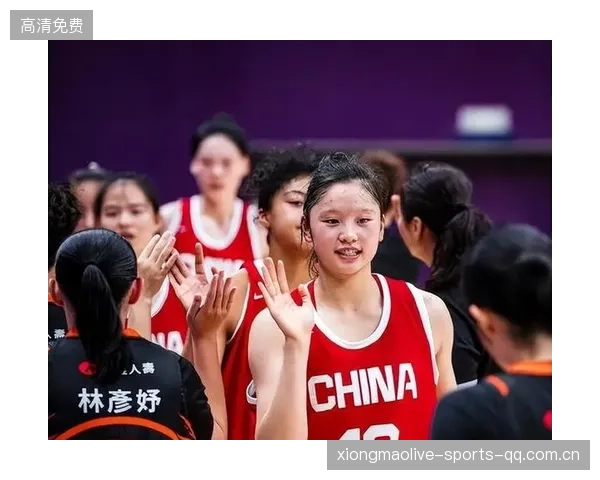 女篮中锋一记补篮成就奇迹：赛场上的分水岭瞬间